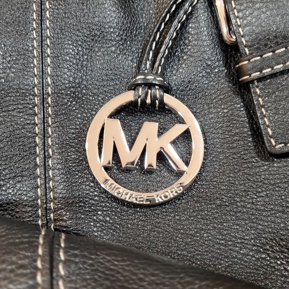 Michael Kors leather black‎ purse